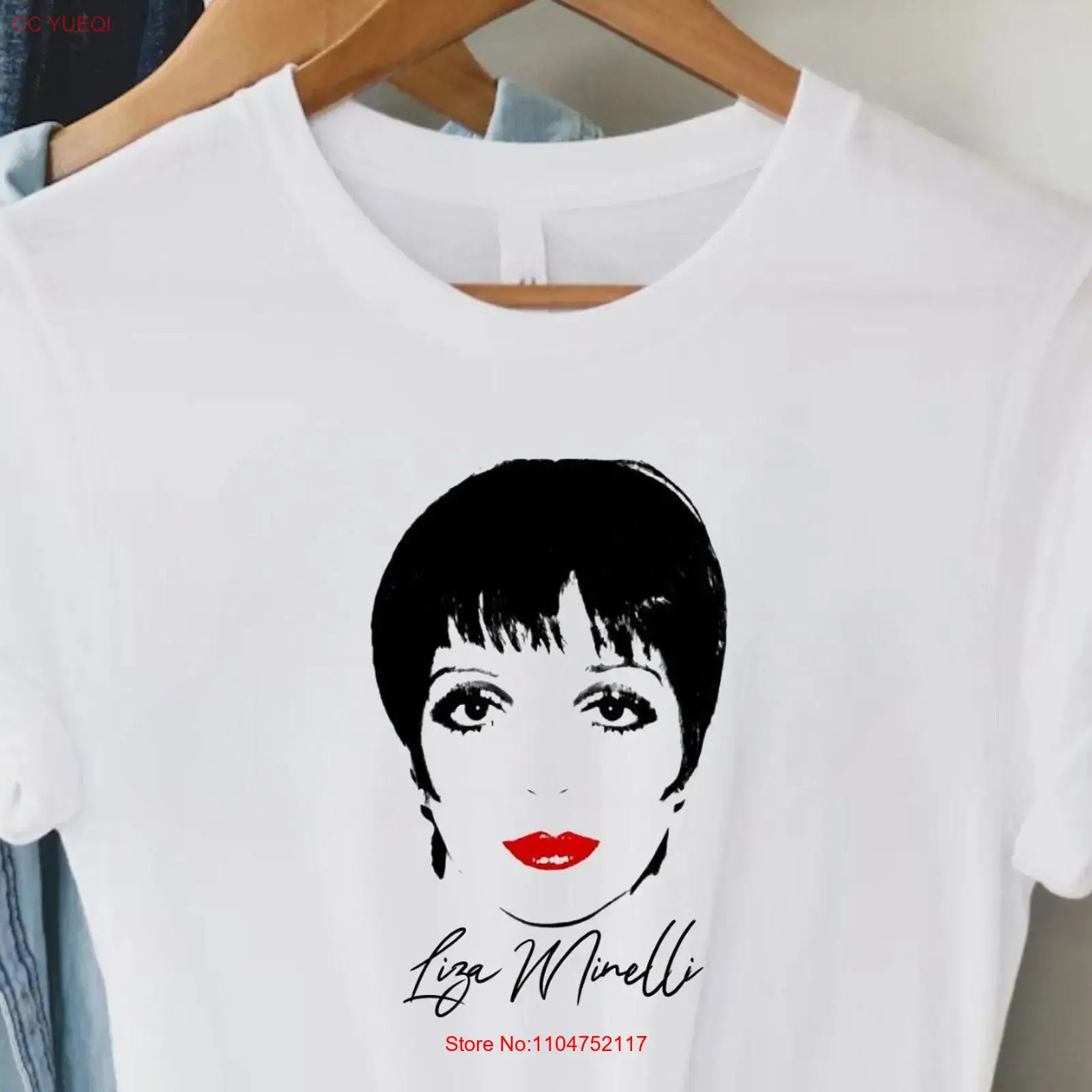 Vintage Fashion Icons - Liza Minnelli Iconic T Shirt Tribute