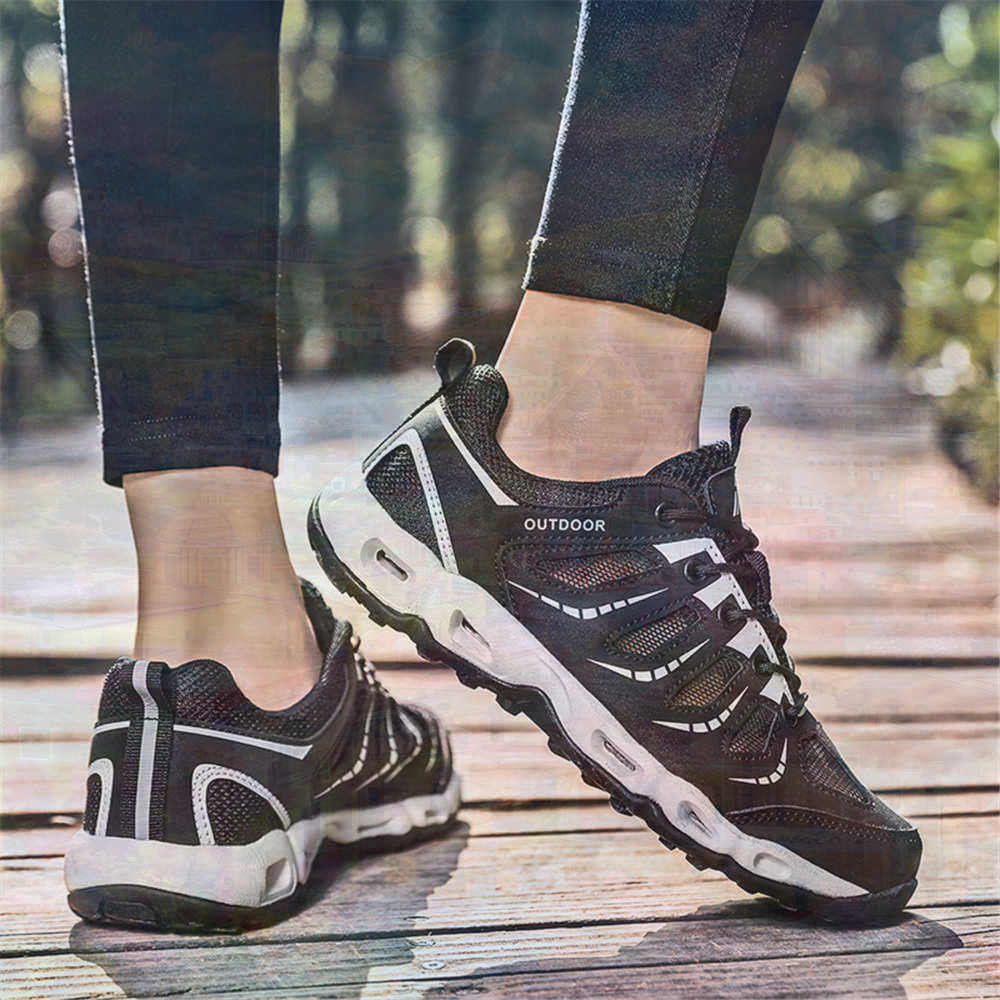 Sumer Round Tip Silver Sneaker - Vintage Fashion Collection ulasan dan harga